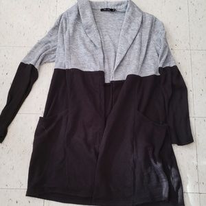 Boutique Brand Doe and Rae Sweater Size Small